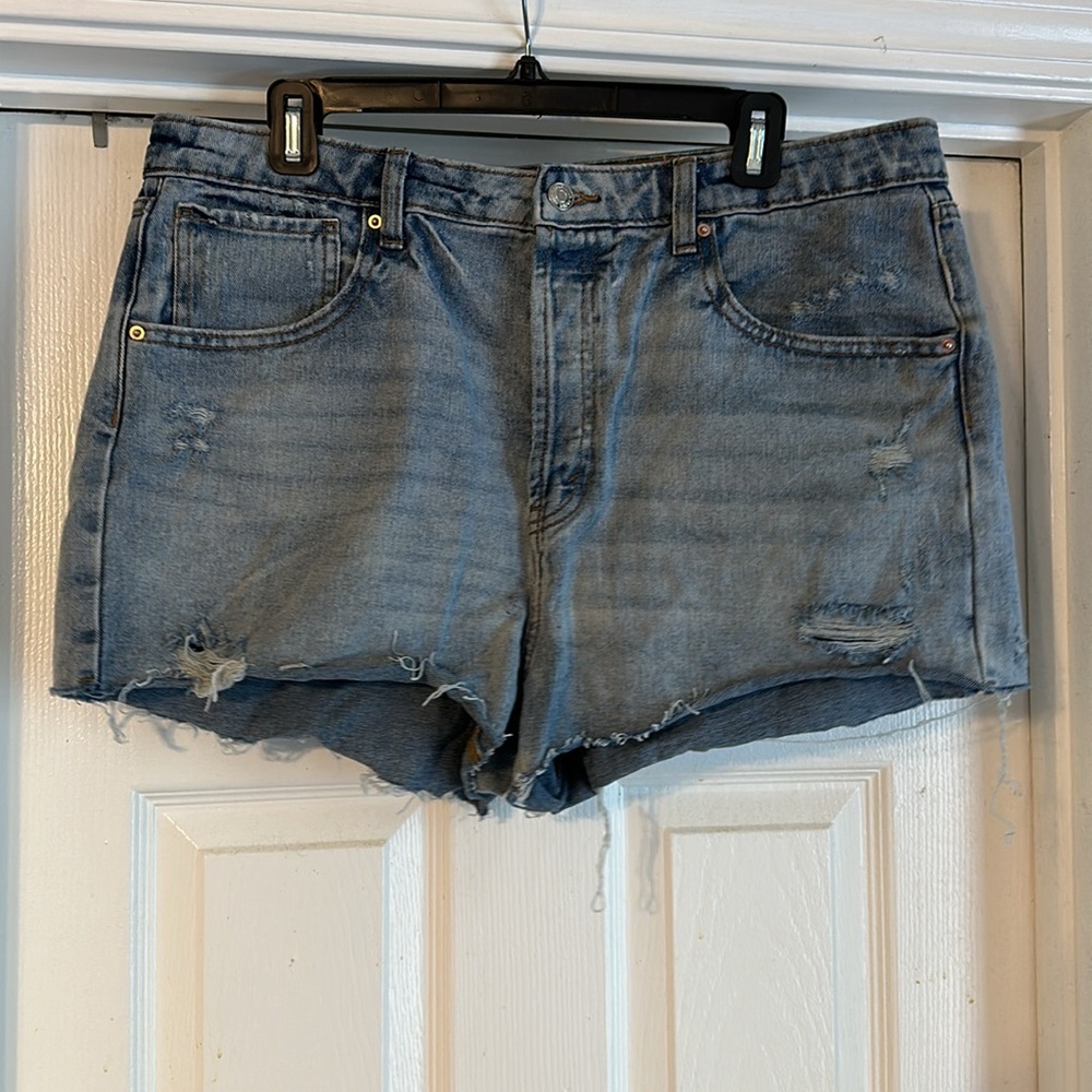 Wild Fable Distressed Denim Shorts. Size 14 w/ stretch.